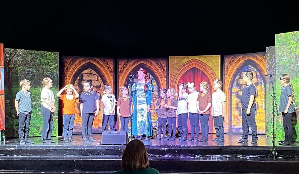 Shrek - A1 STAGE - POP-UP FLATS 2.3m high - PHOTOS - 42