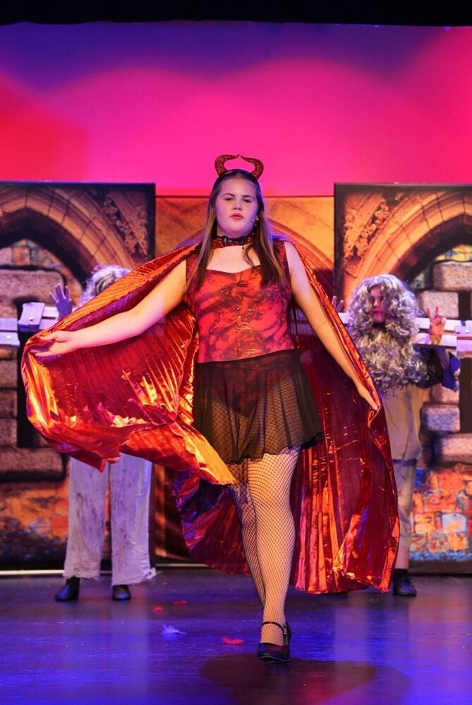 Shrek - A1 STAGE - POP-UP FLATS 2.3m high - PHOTOS - 52