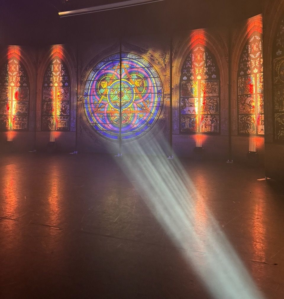 Sister Act - A1 STAGE - POP-UP FLATS 3.5m high - PHOTOS - 41