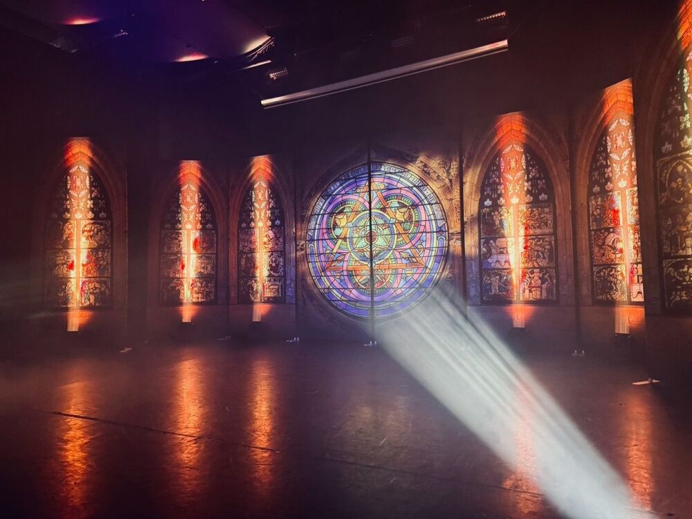Sister Act - A1 STAGE - POP-UP FLATS 3.5m high - PHOTOS - 42