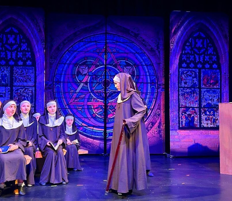 Sister Act - A1 STAGE - POP-UP FLATS 3.5m high - PHOTOS - 50