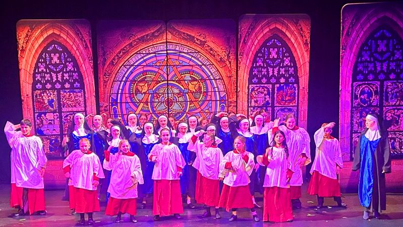 Sister Act - A1 STAGE - POP-UP FLATS 3.5m high - PHOTOS - 53