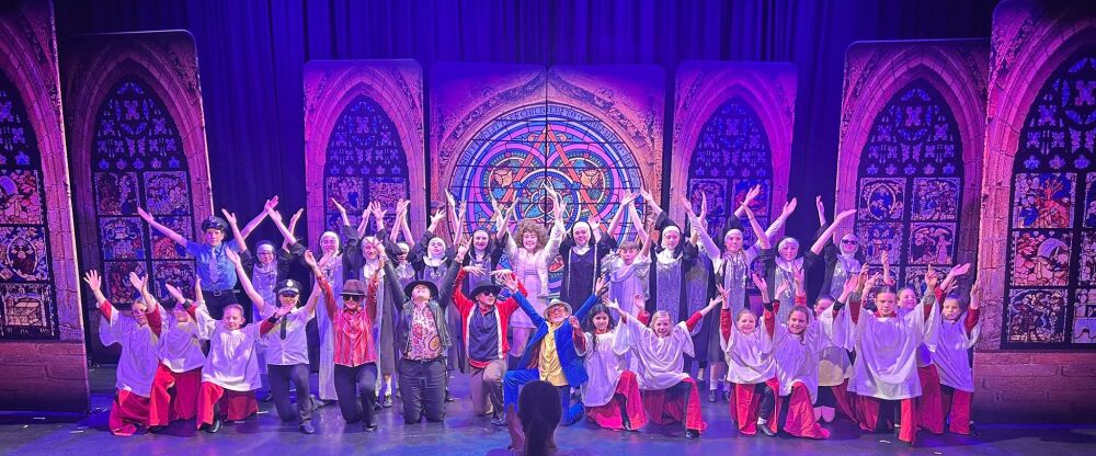 Sister Act - A1 STAGE - POP-UP FLATS 3.5m high - PHOTOS - 55