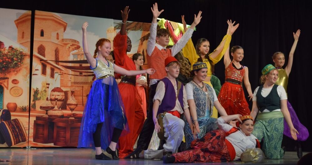 Aladdin (a) - A1 STAGE - POP-UP FLATS 2.3m high - PHOTOS - 19