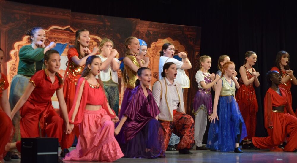 Aladdin (a) - A1 STAGE - POP-UP FLATS 2.3m high - PHOTOS - 29