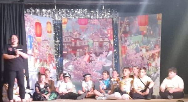 Aladdin (b) - A1 STAGE - POP-UP FLATS 2.3m high - PHOTOS - 06