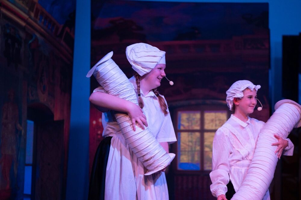 Frozen - A1 STAGE - POP-UP FLATS 2.3m high - PHOTOS - 64