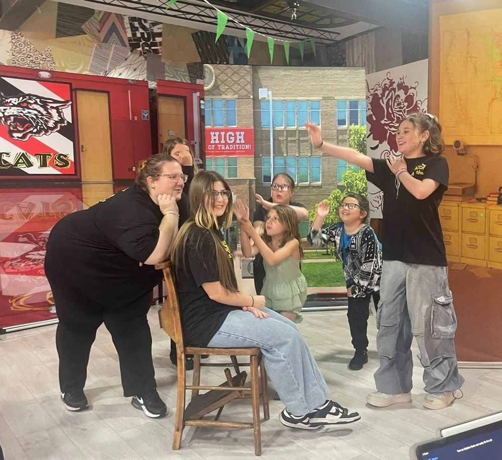 High School Musical - A1 STAGE - POP-UP FLATS 2.3m high - PHOTOS - 44