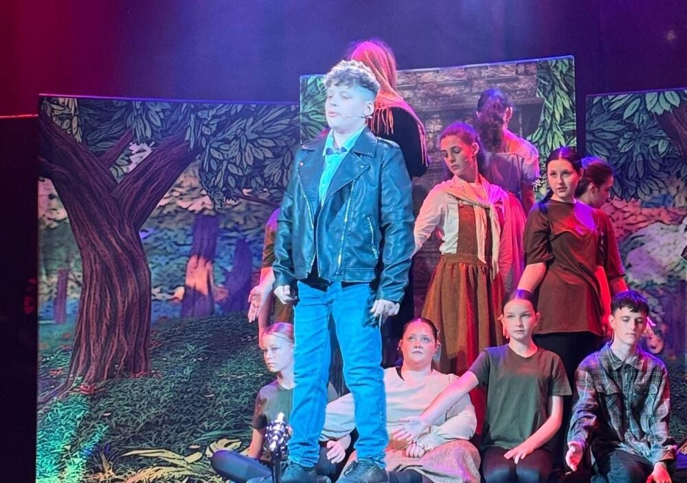 Into the Woods - A1 STAGE - POP-UP FLATS 2.3m high - PHOTOS - 26