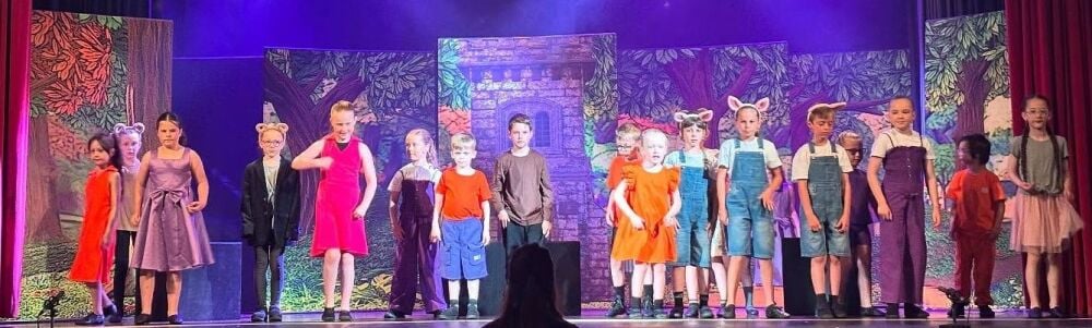 Into the Woods - A1 STAGE - POP-UP FLATS 2.3m high - PHOTOS - 28