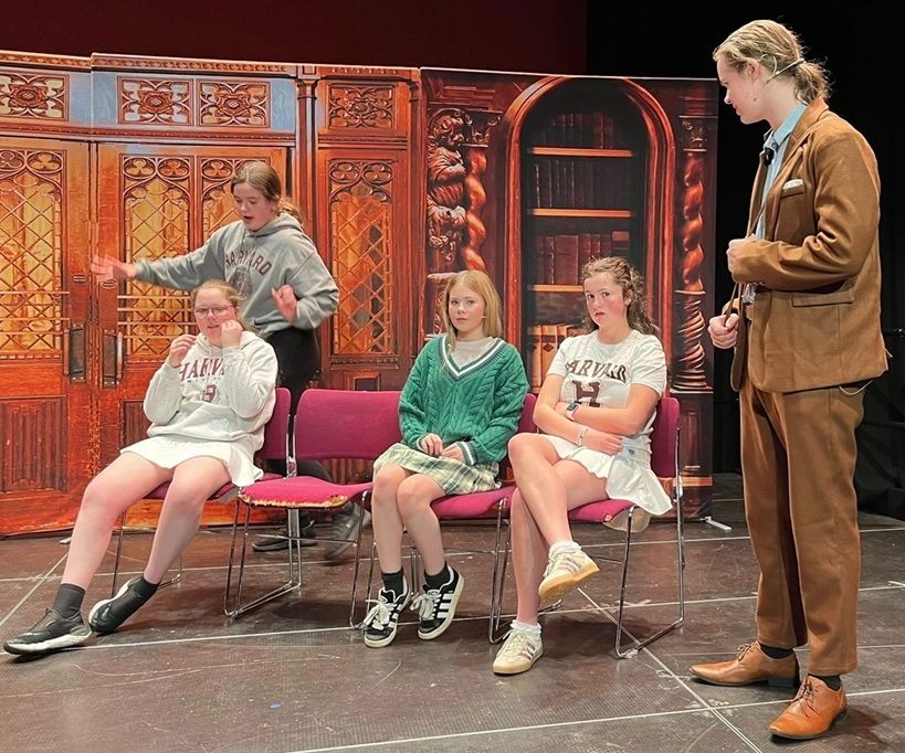 Legally Blonde - A1 STAGE - POP-UP FLATS 2.3m high - PHOTOS - 61