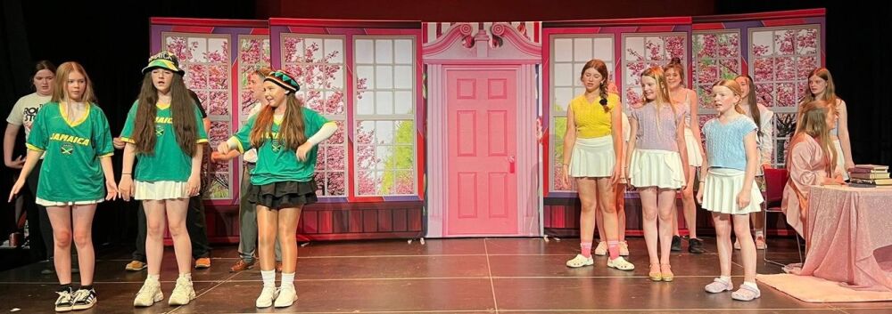 Legally Blonde - A1 STAGE - POP-UP FLATS 2.3m high - PHOTOS - 72