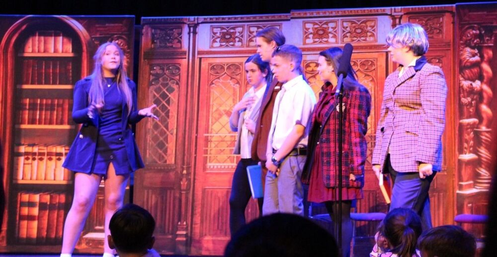 Legally Blonde - A1 STAGE - POP-UP FLATS 2.3m high - PHOTOS - 80
