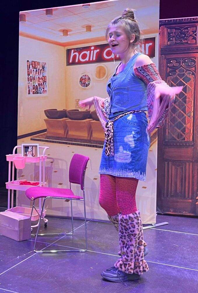 Legally Blonde - A1 STAGE - POP-UP FLATS 2.3m high - PHOTOS - 88