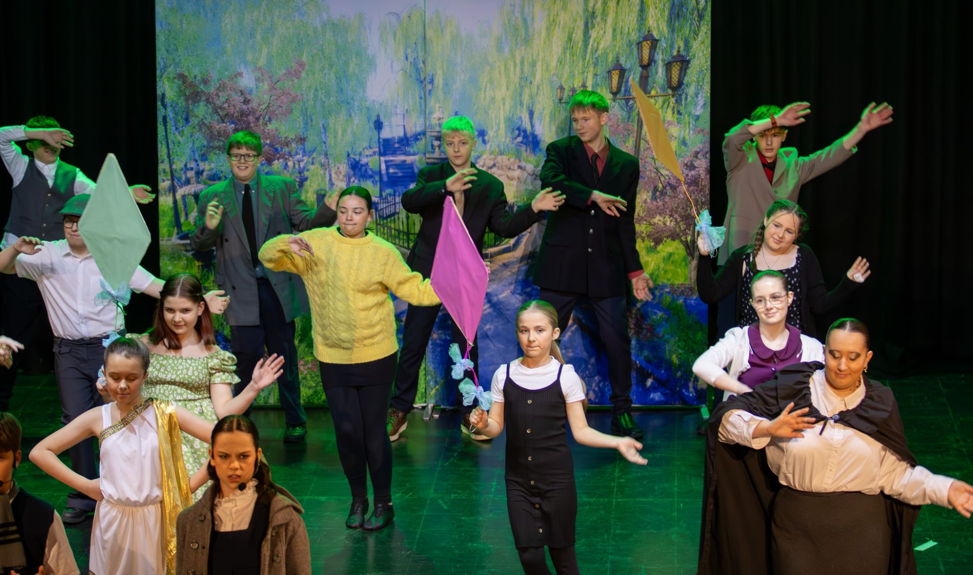 Mary Poppins - A1 STAGE - POP-UP FLATS 2.3m high - PHOTOS - 03