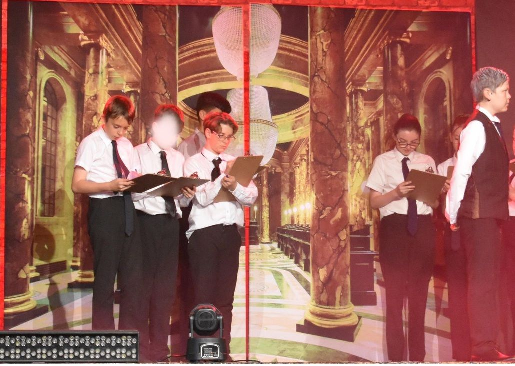 Mary Poppins - A1 STAGE - POP-UP FLATS 2.3m high - PHOTOS - 08