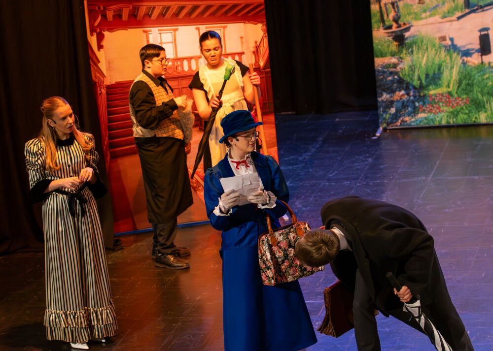 Mary Poppins - A1 STAGE - POP-UP FLATS 2.3m high - PHOTOS - 09