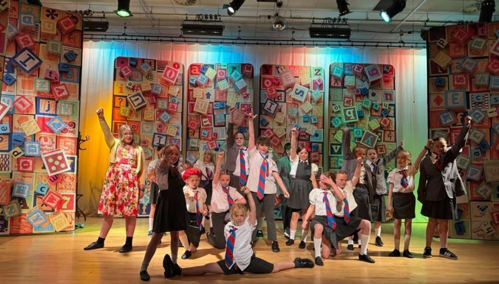 Matilda - A1 STAGE - POP-UP FLATS 3.5m high - PHOTOS - 51