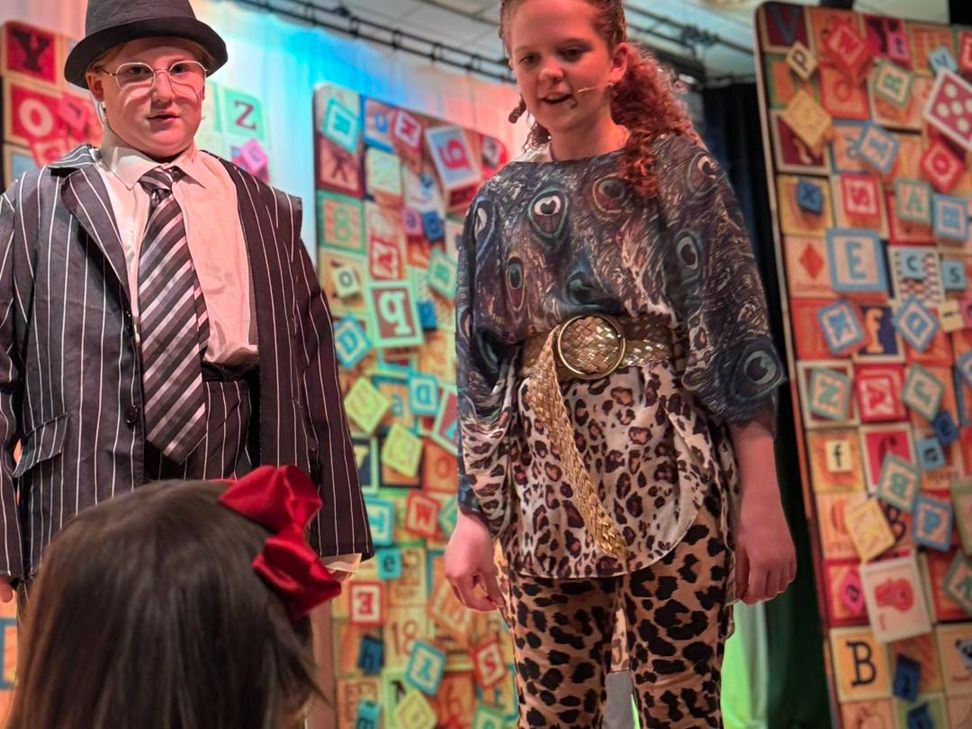 Matilda - A1 STAGE - POP-UP FLATS 3.5m high - PHOTOS - 56