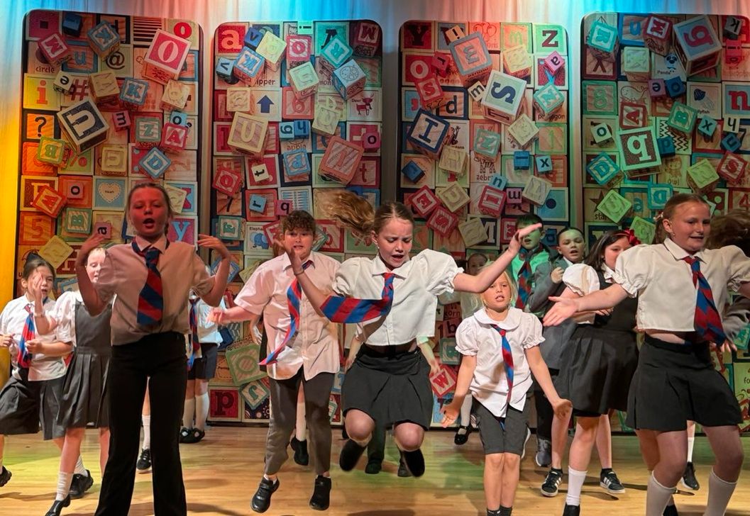 Matilda - A1 STAGE - POP-UP FLATS 3.5m high - PHOTOS - 57