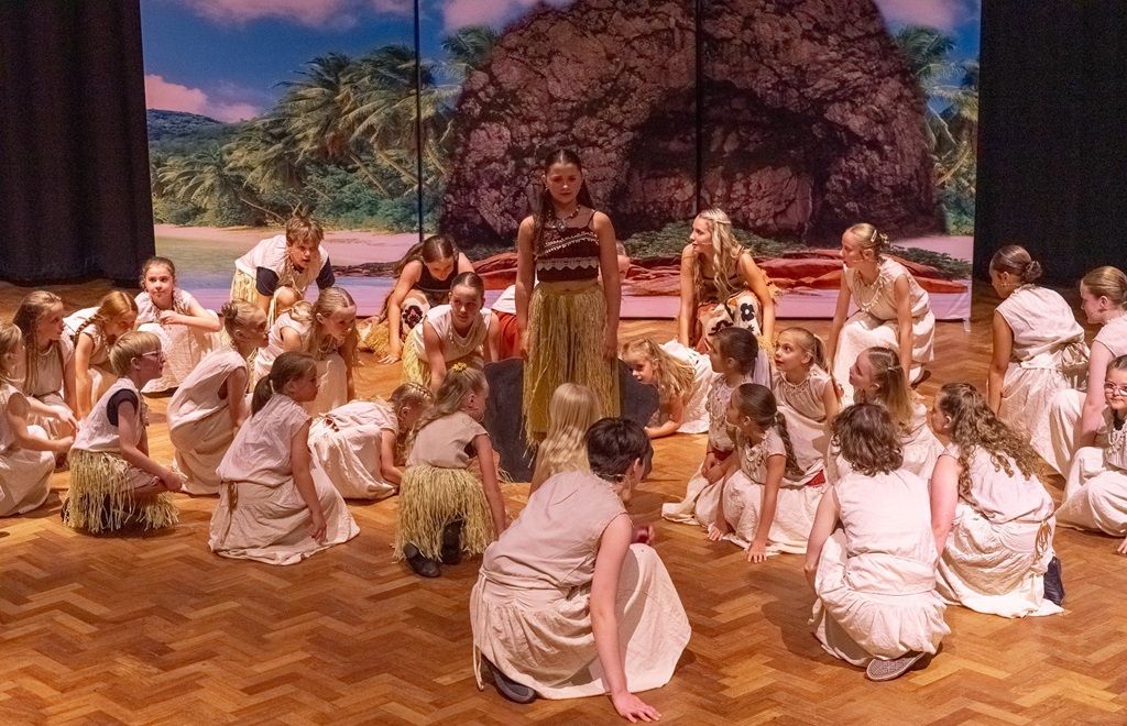 Moana - A1 STAGE - POP-UP FLATS 2.3m high - PHOTOS - 04