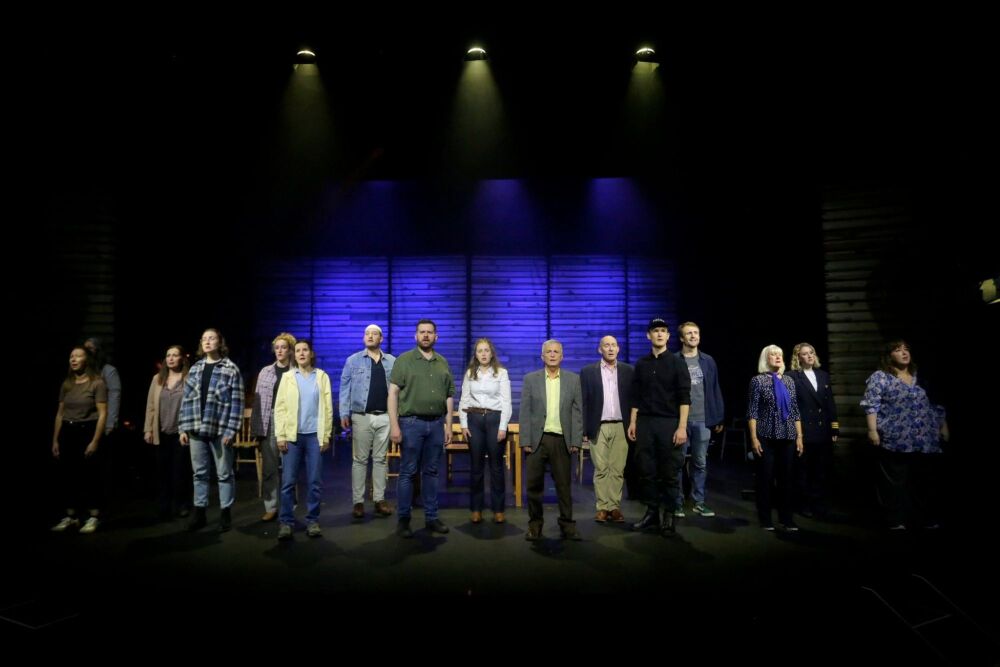 Come From Away - A1 STAGE - POP-UP FLATS 3.5m high - PHOTOS - 04