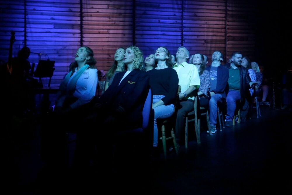 Come From Away - A1 STAGE - POP-UP FLATS 3.5m high - PHOTOS - 06