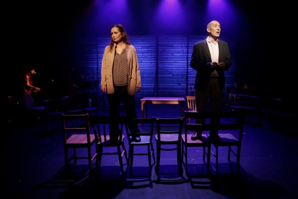 Come From Away - A1 STAGE - POP-UP FLATS 3.5m high - PHOTOS - 07