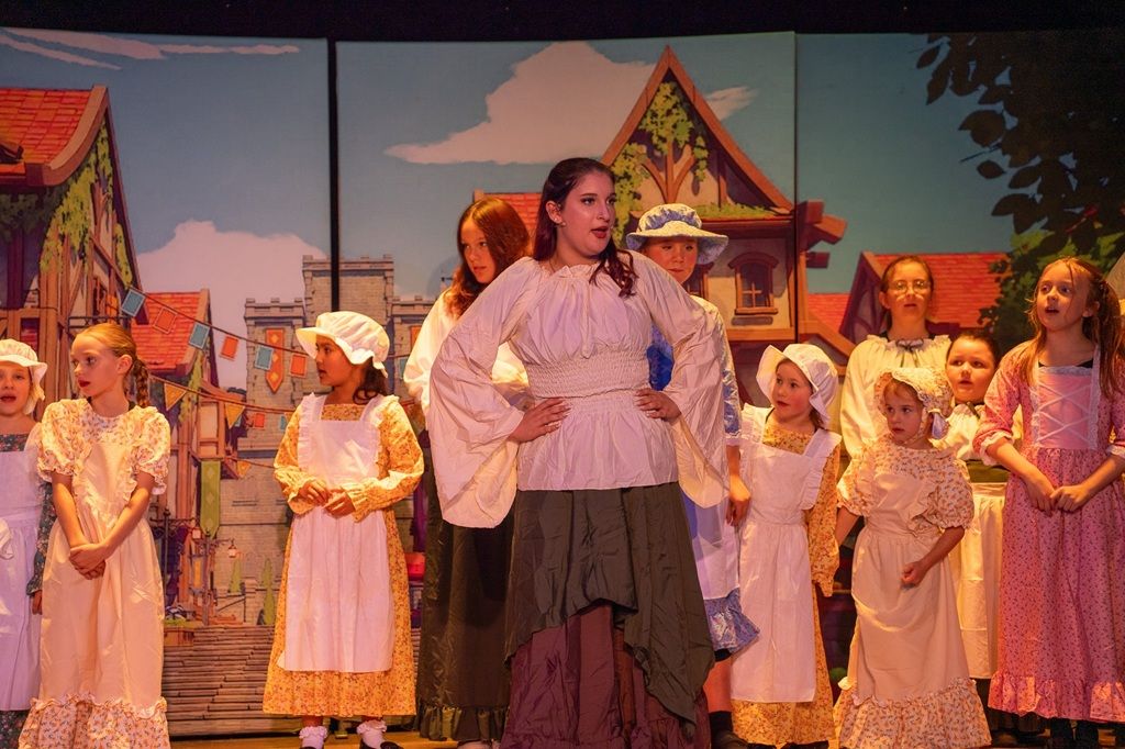 Beauty and the Beast (a) - A1 STAGE - POP-UP FLATS - 13