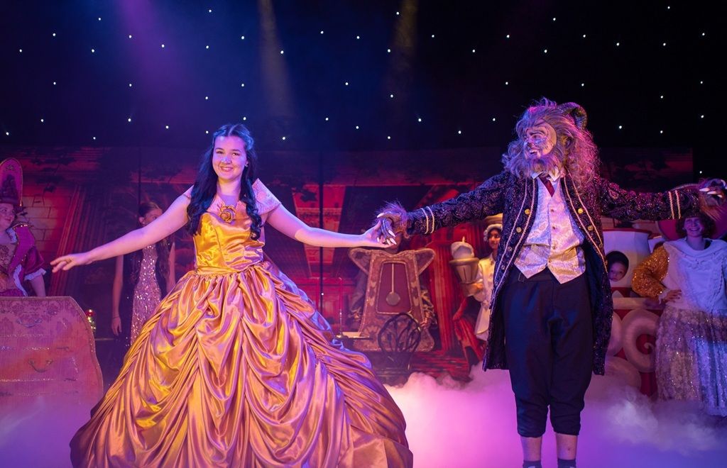 Beauty and the Beast (a) - A1 STAGE - POP-UP FLATS - 16