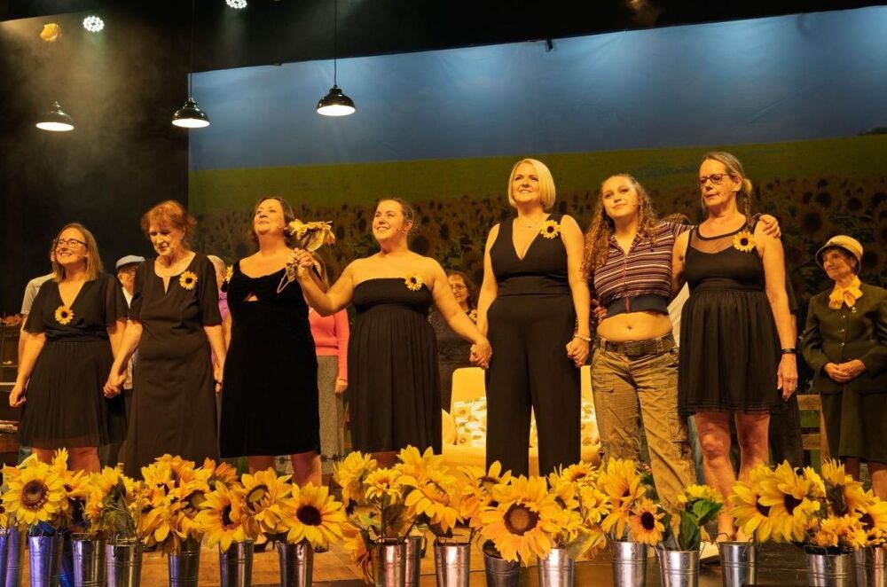 Calendar Girls - A1 STAGE - BACKDROPS - PHOTOS - 10