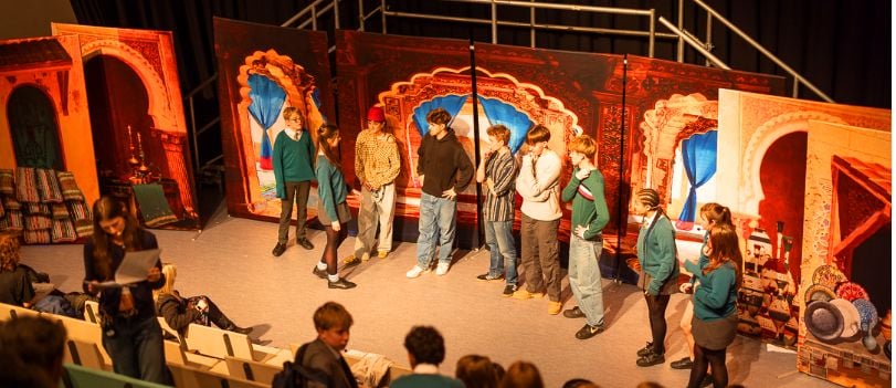 Aladdin (a) - A1 STAGE - POP-UP FLATS 2.3m high - PHOTOS - 30