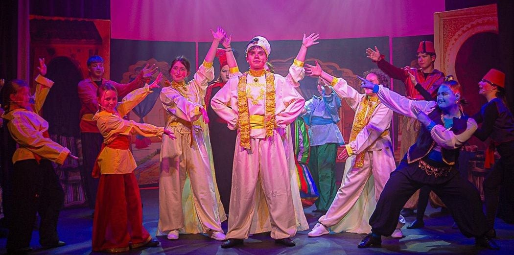 Aladdin (a) - A1 STAGE - POP-UP FLATS 2.3m high - PHOTOS - 32