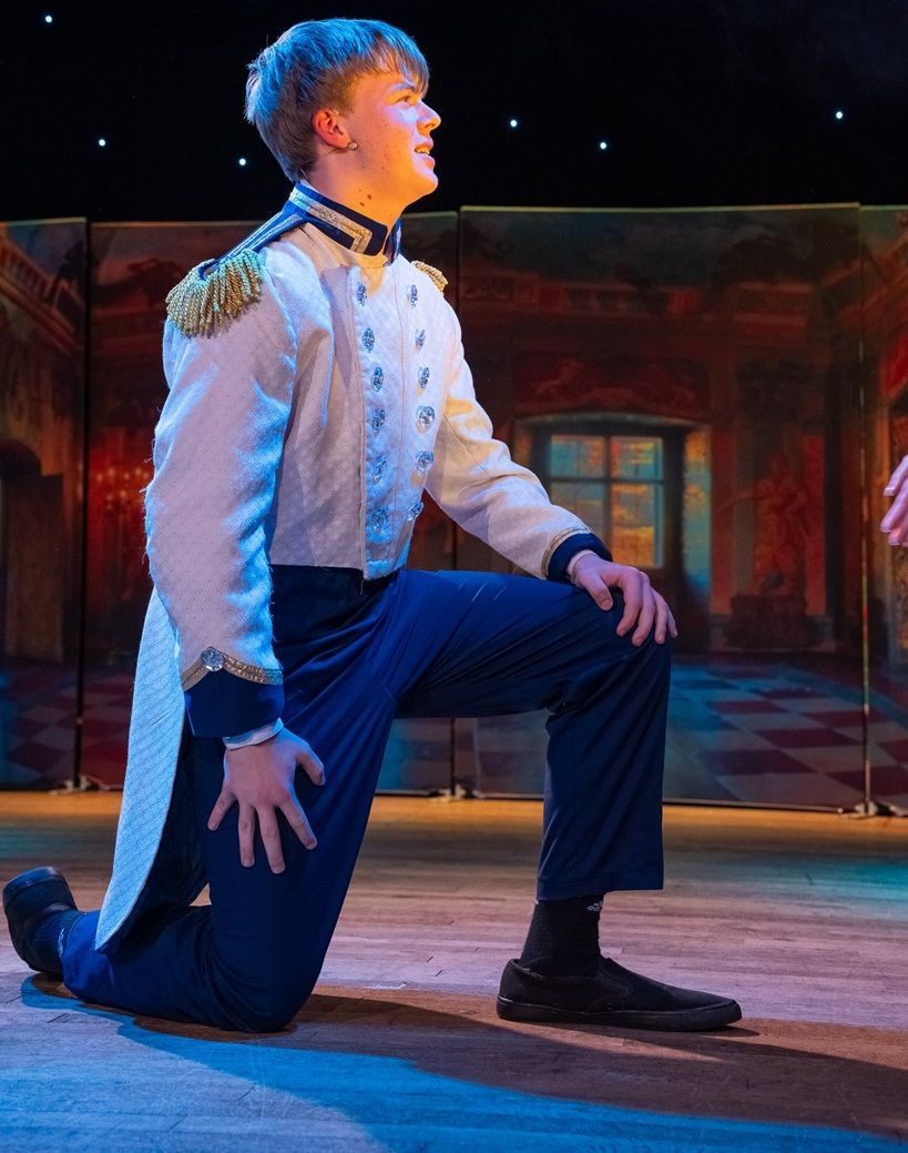 Frozen - A1 STAGE - POP-UP FLATS 2.3m high - PHOTOS - 72