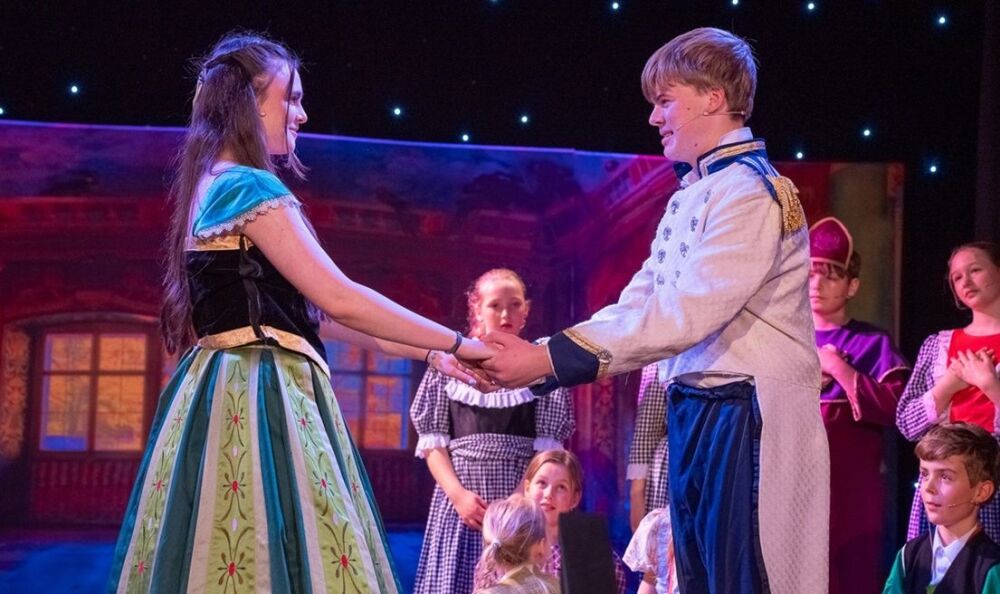 Frozen - A1 STAGE - POP-UP FLATS 2.3m high - PHOTOS - 74