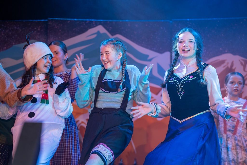 Frozen - A1 STAGE - POP-UP FLATS 2.3m high - PHOTOS - 77