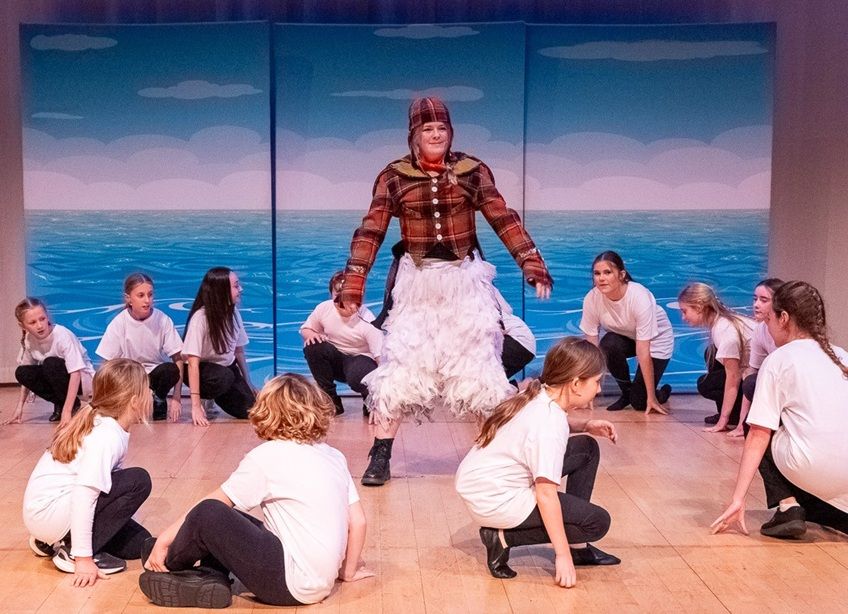 Little Mermaid - A1 STAGE - POP-UP FLATS 2.3m high - PHOTOS - 27