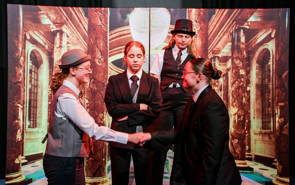 Mary Poppins - A1 STAGE - POP-UP FLATS 2.3m high - PHOTOS - 12