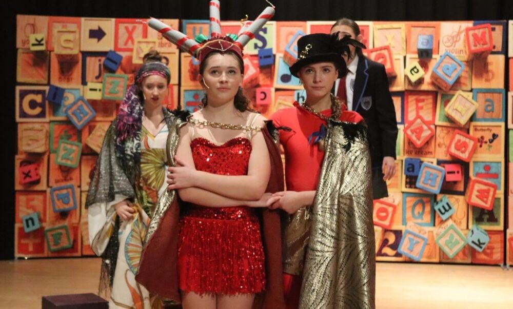 Matilda (a) - A1 STAGE - POP-UP FLATS 2.3m high - PHOTOS - 09