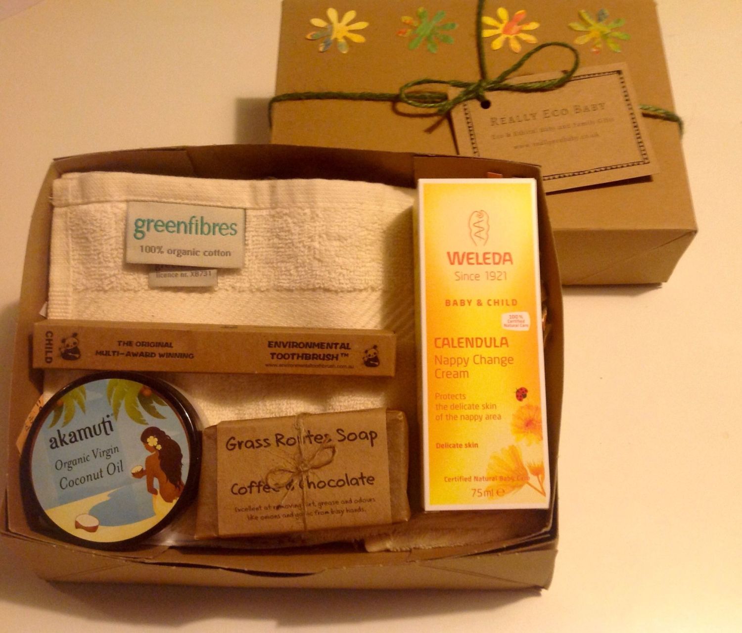 gift boxes baby gift boxes new mum gift boxes green baby