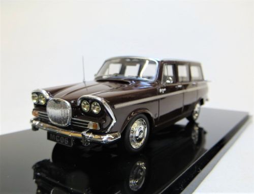 MC 06a. 1966 SINGER VOGUE ESTATE, WHITE OVER BURGUNDY RED.  SCALE 1:43.