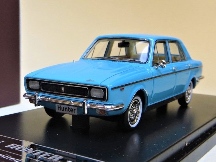 1967 HILLMAN HUNTER MK II (PAYKAN LHD), BLUE WITH A BEIGE INTERIOR. SCALE 1:43.