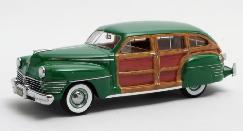1942 CHRYSLER TOWN & COUNTRY WOODY STATION WAGON, GREEN.