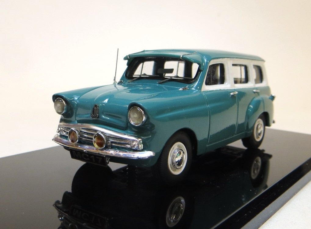 1 MC 17: 1961 STANDARD 10, COMPANION: TWIN FOGLIGHTS, SUNSHADE, RAISED AERIAL, GB PLATE. WHITE/GREEN.