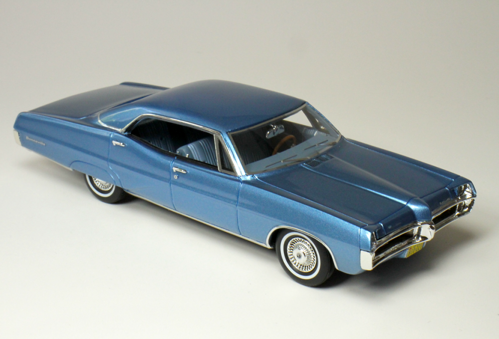 1 1967 PONTIAC BONNEVILLE, TYROL BLUE.