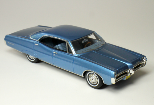 1 1967 PONTIAC BONNEVILLE, TYROL BLUE.