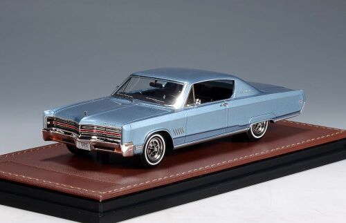 GLM: 1968 CHRYSLER 300, SKY BLUE METALLIC.