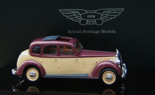 MC 01TT 1939 P2 6-LIGHT, TWO-TONE: BLACK OVER RED.