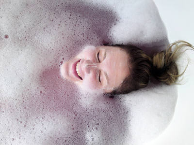 Illustrated instructions for a Happiness bath spell