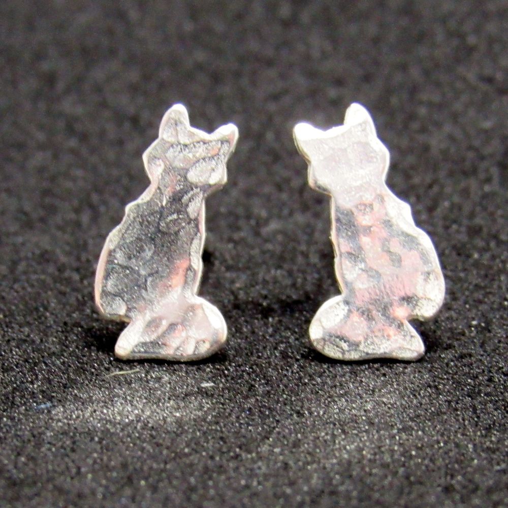 Silver Hammered Fox Stud Earrings - HCE4